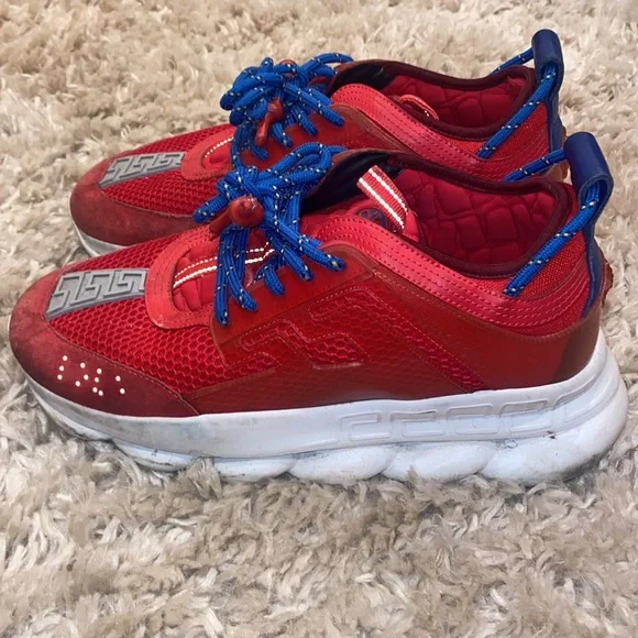 Versace chain reactions